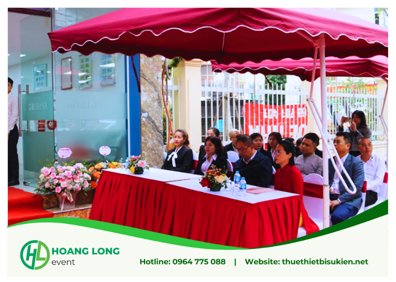 cho thuê dù lệch tâm vuông 